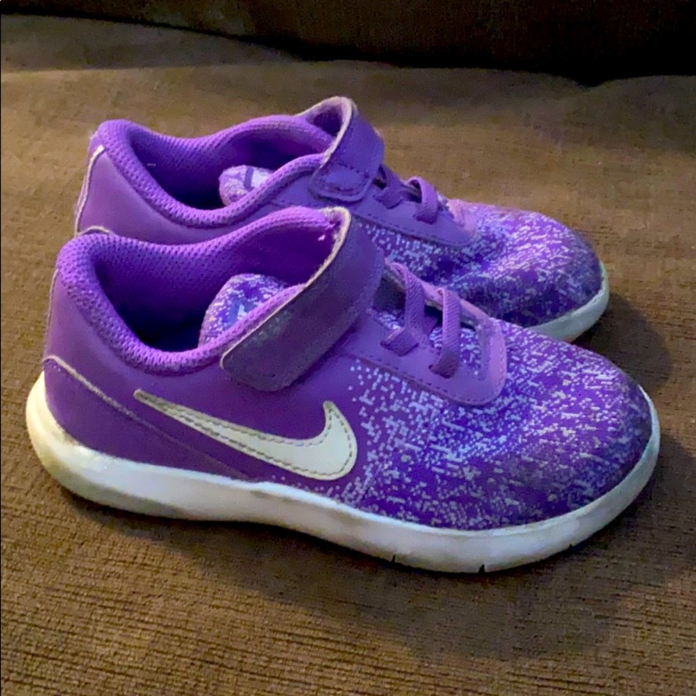 Nike kids purple tennis shoes